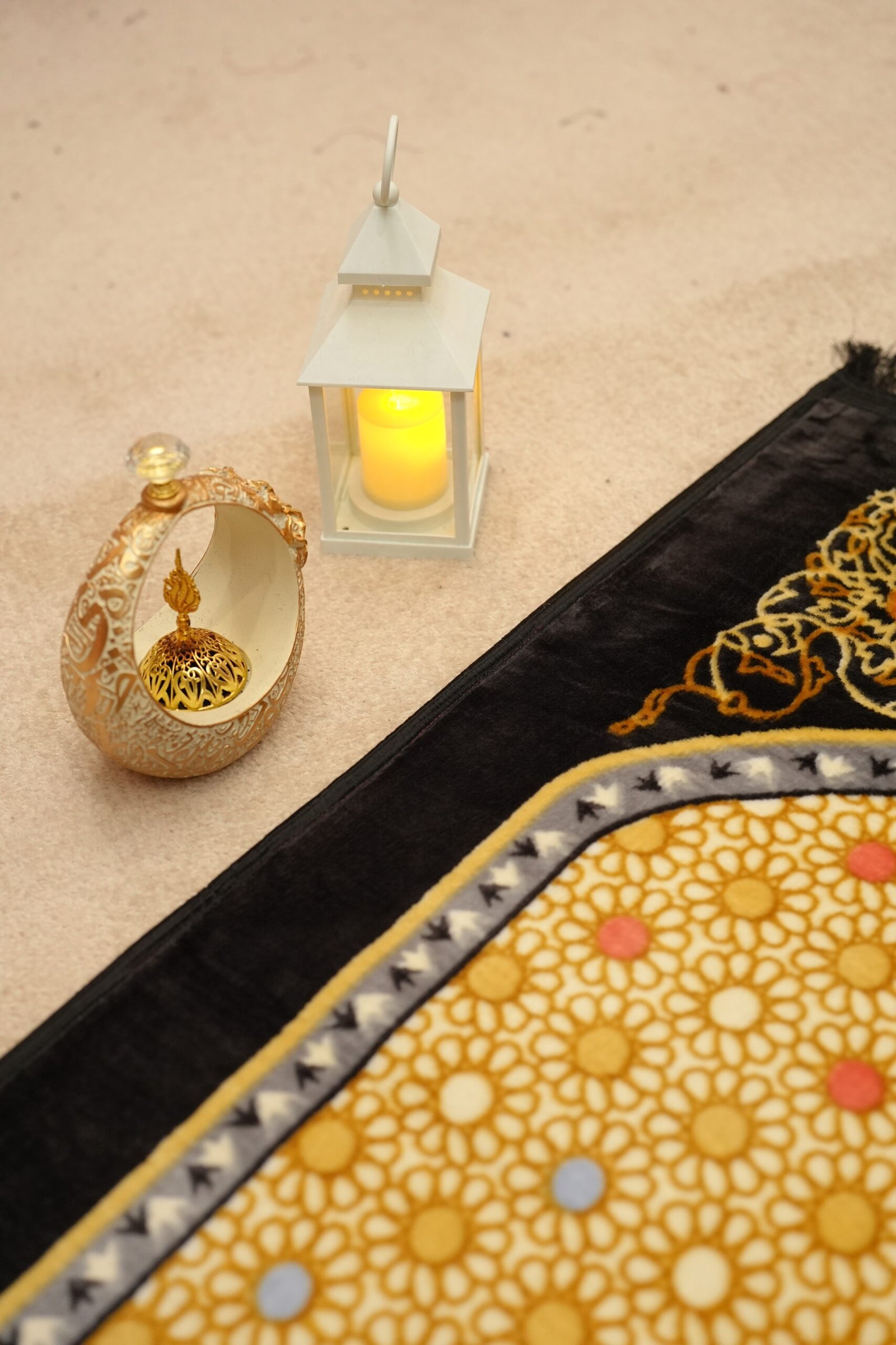 AL NOOR SERIES Golden & Black - Image 4