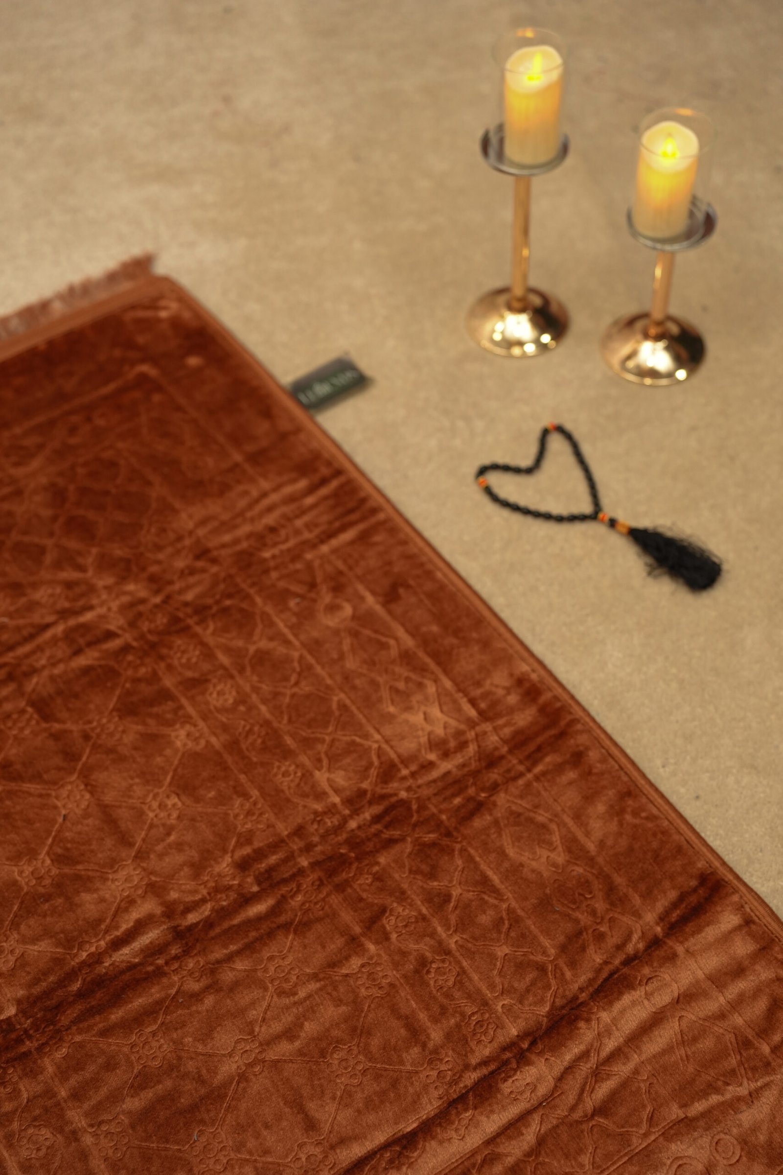 Legend Classic Velvet Dark Brown - Image 5